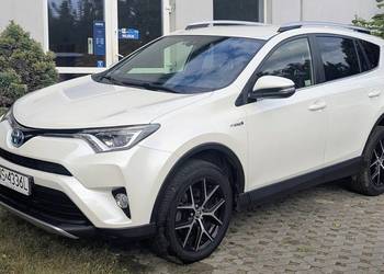RAV IV hybryda z polskiego salonu