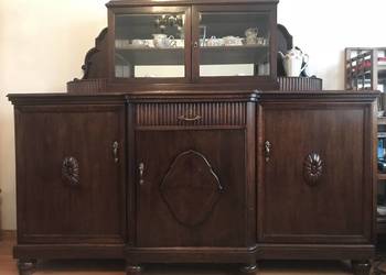 Stary kredens z pomocnikiem