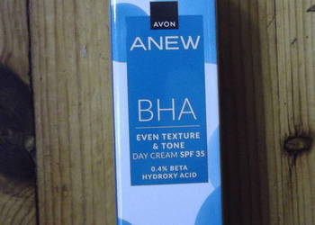 Krem na dzień wyrównujący koloryt skóry z SPF35 Avon