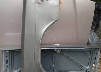 Mercedes 190 W201 błotnik przedni prawy oryginalny do poprawek