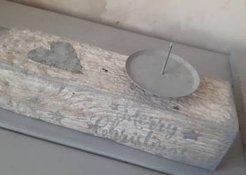 Świecznik drewniany.