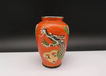Japoński wazon/wazonik Dragonware Moriage – Vintage lata 50.