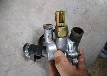 Termostat obudowa Yamaha 600 fzr  3he