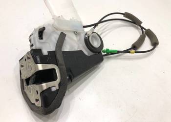 ZAMEK DRZWI PRAWY TYŁ TOYOTA YARIS IV Hatchback