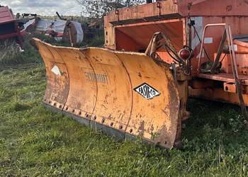 Pług hydrauliczny do śniegu