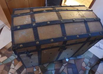 Antyczna skrzynia, kufer niemiecki z XIX w.