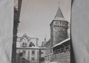 Pocztówka: Kraków, fragment murów obronnych z Basztą Stolarską. RUCH, 1968r