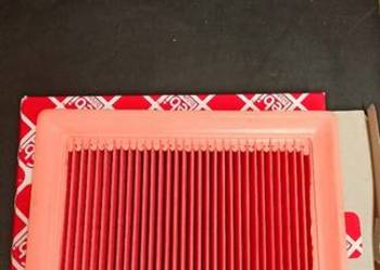 Filtr powietrza Febi 47824 - Ford Fiesta V