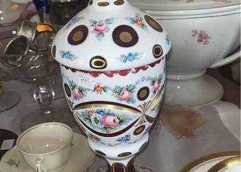 Bohemia, wazon w stylu Biedermeier, szkło rubinowe.