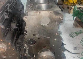 Silnik słupek new holland case F4GE 4C