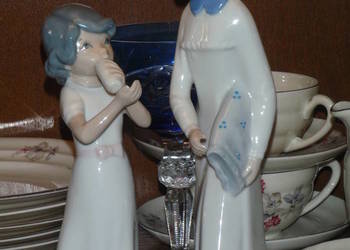 Hiszpanska porcelana  Casades –figurki dziewczat.
