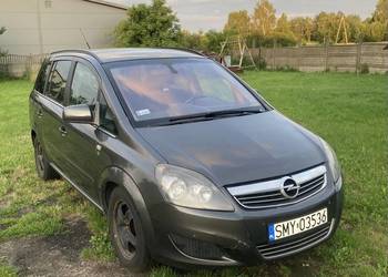 Opel zafira 2010 rok, bezwypadkowy, bogate wyposażenie, 111 lat Opla