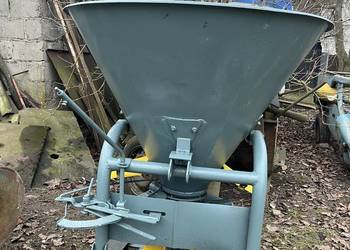 Rozsiewacz lej 300l