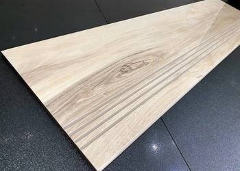Schody drewniane, płytki drewnopodobne 100x30 ANTYPOŚLIZGOWE