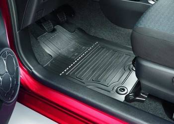 TOYOTA Yaris Oryginalne dywaniki gumowe komplet PZ49K-B035A-RJ OE