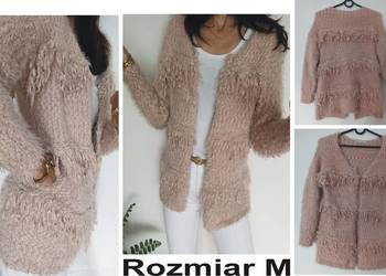 Sweter/ kardigan z frędzlami rozmiar M-L
