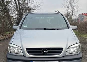 Opel Zafira 7 osób hak