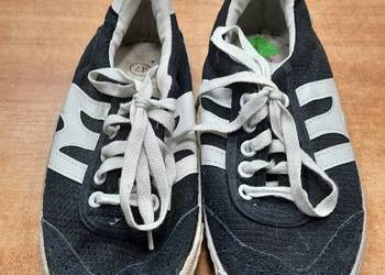 Buty ( halowe ) dziecięce ( rozmiar 37, 38 )