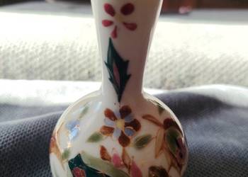 Porcelanowy wazonik