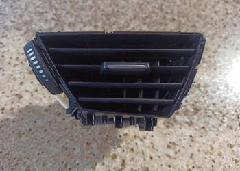 BMW F20 F21 Kratka wlot powietrza lewa 9205355