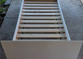 Łóżko młodzieżowe jak nowe bez materaca