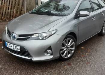 Toyota Auris 2 kombi 1.8 VVT-i Hybryd Strart Edition pakiet chrom Toyota Auris 2 kombi 1.8 VVT-i Hybryd Strart Edition pakiet chrom