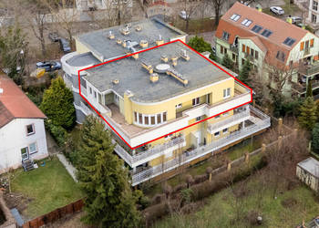 Duże mieszkanie w willi miejskiej Sołacz