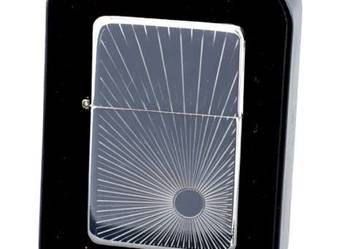 Zapalniczka Benzynowa z Gotowym Grawerem Słońca na Prezent Gentelo