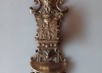 Piękny, mosiężny uchwyt na pudełko z zapałkami. .