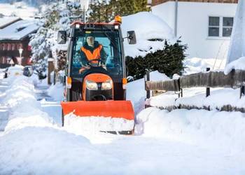 Ciągnik KUBOTA BX261 (wersja kabinowa) - Dostępny od ręki!