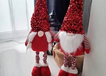 Parka świątecznych skrzatów idealna dekoracja na święta Bożego Narodzenia.