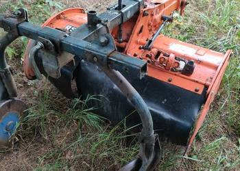 Traktorek Kubota plus glebogryzarka, zamiatarka,  szypa hydrauliczna