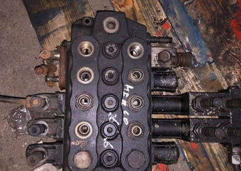 Rozdzielacz Hydrauliczny Merlo Blok Rozdzielacza