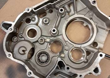 Kartery połówki silnika honda cbr 125 jc39