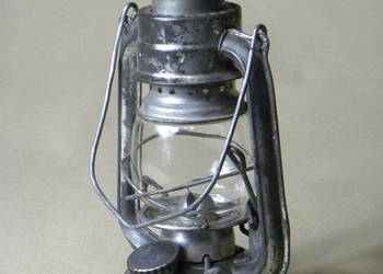 Niemiecka lampa naftowa Frowo 50