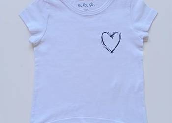 Śnieżnobiały t-shirt z mieniącym serduszkiem 5 10 15 92