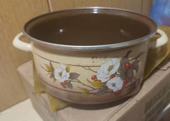 Duży garnek używany średnica 27 wysokość 12 cm