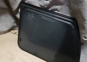 Szyba łazienkowa prawa do przyczepy kempingowej Knaus