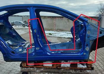 Subaru WRX STI 2015 słupek a b środkowy próg prawy poszycie prawe 