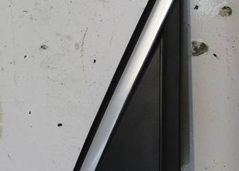 ZAŚLEPKA TRÓJKĄT BŁOTNIKA PRAWY PRZÓD 39041996