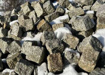 kostka granitowa szaro ruda łupana