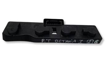 WKŁAD LAMPY Skoda Octavia I PRAWY TYŁ PASAŻERA 1U9945258