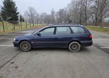 Toyota avensis kombi 1.8 benzyna t22