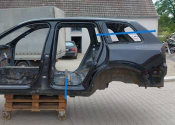 Volvo XC90 II ćwiartka lewa tył tylna błotnik lewy
