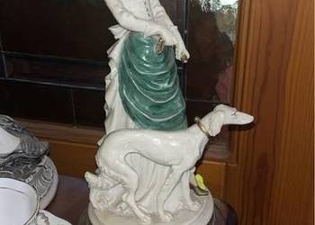 Figurka Spacer damy z chartem. Auro Belcari. CAPODIMONTE . Z lat 1970-79