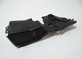 BMW E60 KANAŁ POWIETRZA PRAWY PRZÓD 7050604