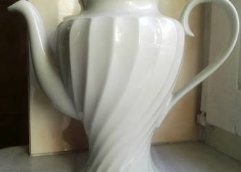 Porcelanowy imbryk bez pokrywki