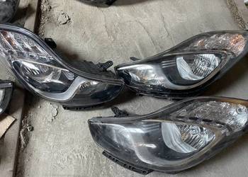 Hyundai IX20 reflektor przód
