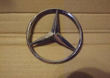 Znaczek logo emblemat Mercedes W213 A2138170116