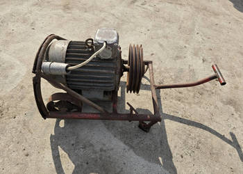 Silnik elektryczny 7,5 kW INDUKTA SZJe44b Bielsko-Biała z wózkiem i kołem …